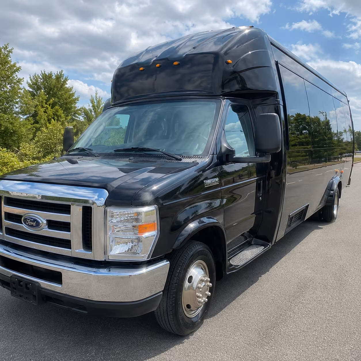 Pembroke Pines Birthday, Sweet 16, & Quinceañera Transportation onboard seating