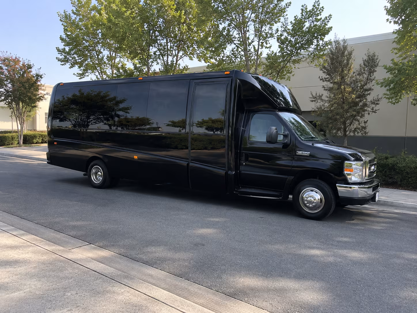 Pembroke Pines Winery Tour & Pub Crawl Transportation party bus exterior